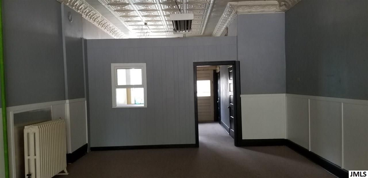 133 E Washington Ave, Jackson, MI 49201